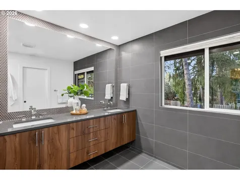 1685 Fernwood Drive Lake Oswego OR 97034
