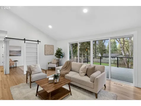 1685 Fernwood Drive Lake Oswego OR 97034
