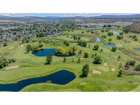 214 SW Meadow Lakes Drive Prineville OR 97754