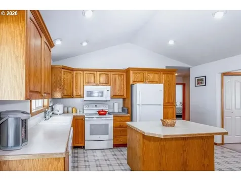 214 SW Meadow Lakes Drive Prineville OR 97754