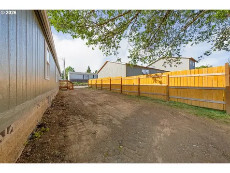 70 SE Darrell Avenue Winston OR 97496