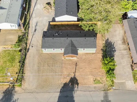 70 SE Darrell Avenue Winston OR 97496