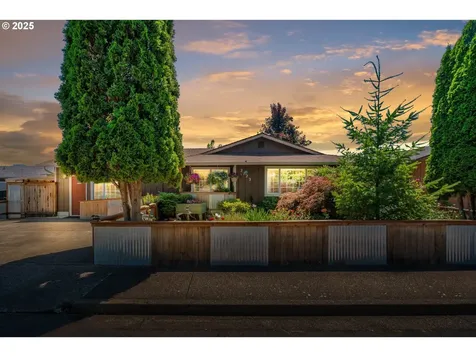 2123 Carver Street Cottage Grove OR 97424