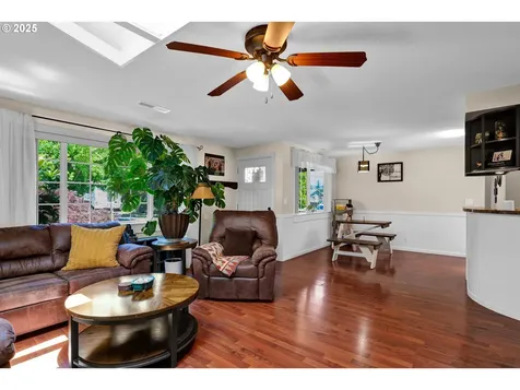 2123 Carver Street Cottage Grove OR 97424