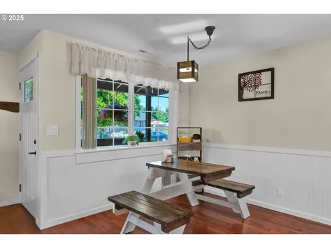 2123 Carver Street Cottage Grove OR 97424