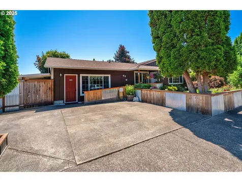 2123 Carver Street Cottage Grove OR 97424