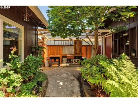 2123 Carver Street Cottage Grove OR 97424
