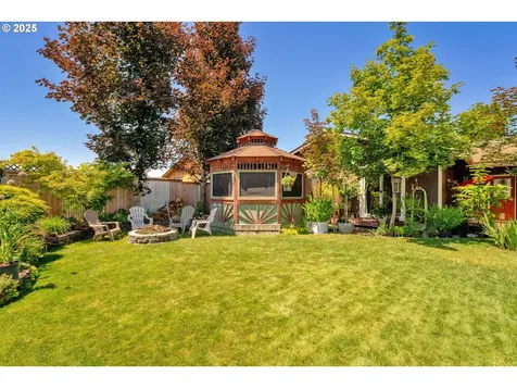 2123 Carver Street Cottage Grove OR 97424