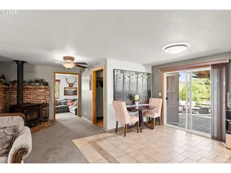 5825 NE Riverside Drive Mcminnville OR 97128