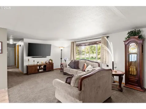 5825 NE Riverside Drive Mcminnville OR 97128