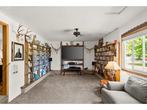 5825 NE Riverside Drive Mcminnville OR 97128