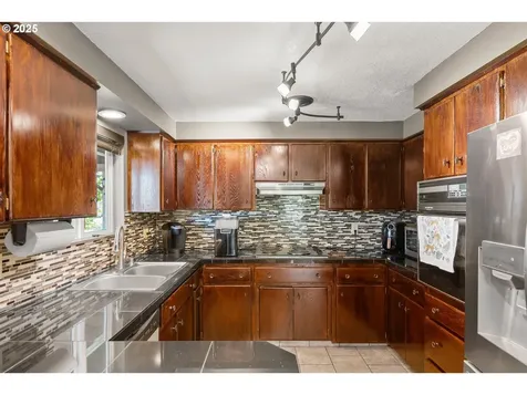 5825 NE Riverside Drive Mcminnville OR 97128