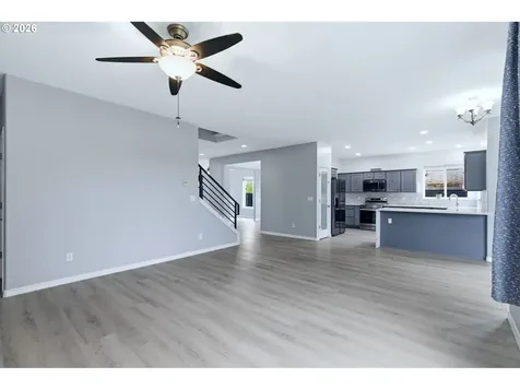359 NW Eagle Feather Street Salem OR 97304