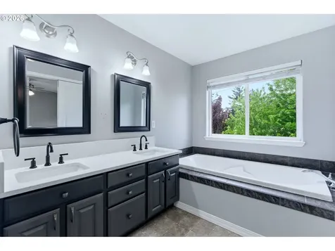 359 NW Eagle Feather Street Salem OR 97304