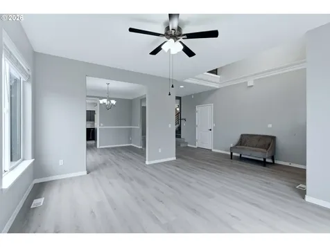 359 NW Eagle Feather Street Salem OR 97304