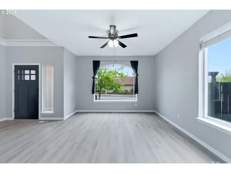 359 NW Eagle Feather Street Salem OR 97304