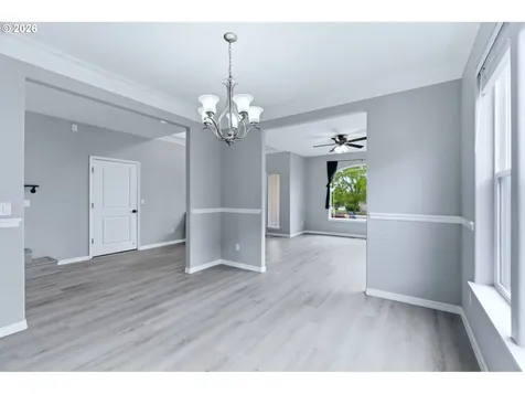 359 NW Eagle Feather Street Salem OR 97304