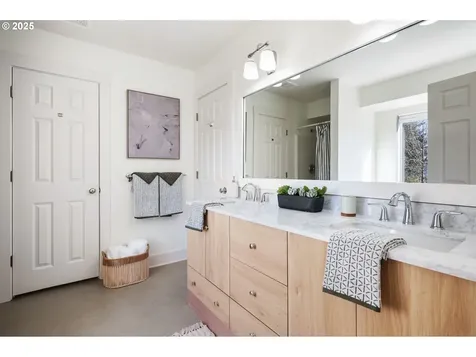 231 SE 55th Avenue Portland OR 97215