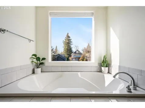 231 SE 55th Avenue Portland OR 97215