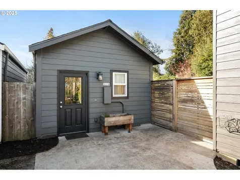 231 SE 55th Avenue Portland OR 97215