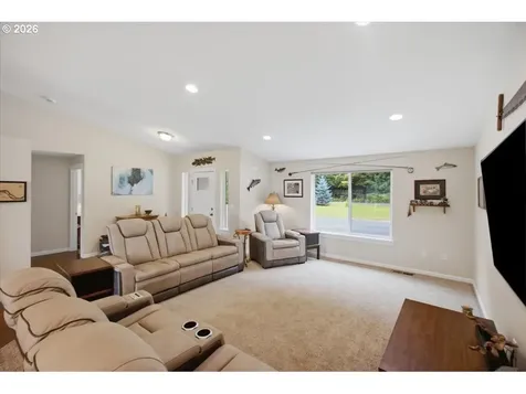 38712 River Drive Lebanon OR 97355
