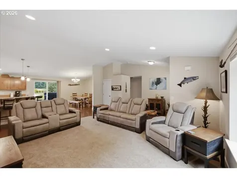 38712 River Drive Lebanon OR 97355