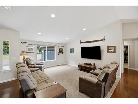 38712 River Drive Lebanon OR 97355