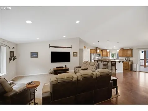38712 River Drive Lebanon OR 97355