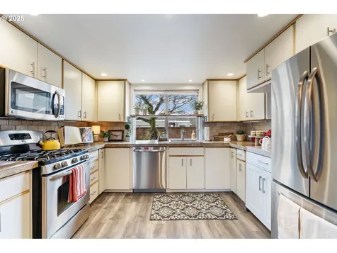 16570 SW Monterey Lane Portland OR 97224