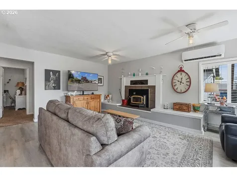 505 S Main Street Prineville OR 97754