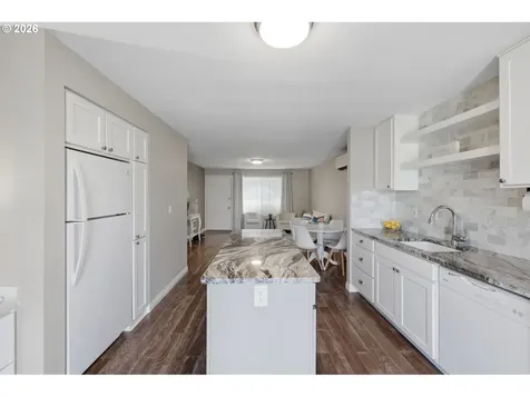 8225 SW Shenandoah Way Tualatin OR 97062