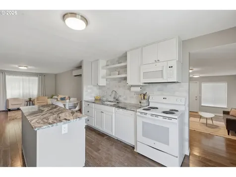 8225 SW Shenandoah Way Tualatin OR 97062