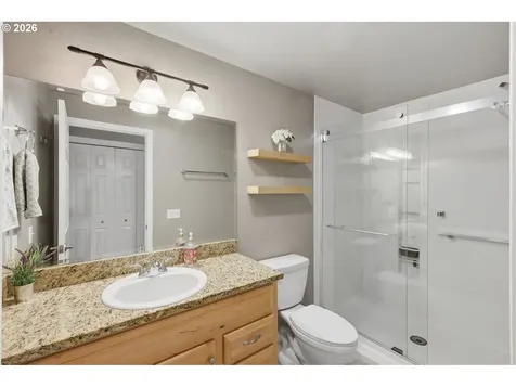 8225 SW Shenandoah Way Tualatin OR 97062