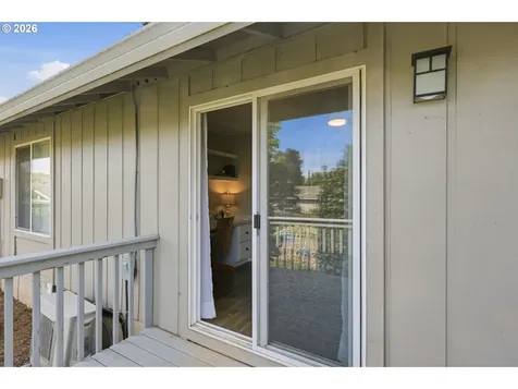 8225 SW Shenandoah Way Tualatin OR 97062