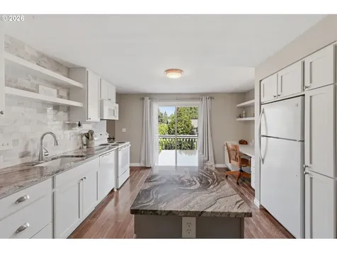 8225 SW Shenandoah Way Tualatin OR 97062
