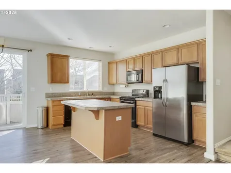 3702 E Oak Grove Street Newberg OR 97132