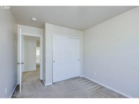 3702 E Oak Grove Street Newberg OR 97132