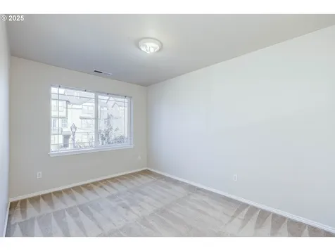 3702 E Oak Grove Street Newberg OR 97132