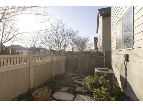 3702 E Oak Grove Street Newberg OR 97132