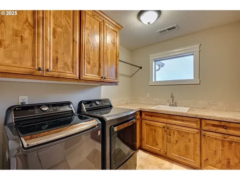 12805 NW 50th Avenue Vancouver WA 98685