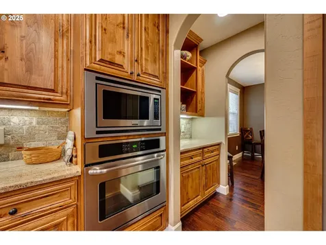 12805 NW 50th Avenue Vancouver WA 98685