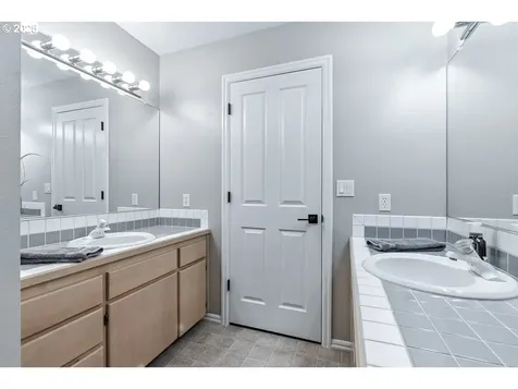 10585 SW 161st Court Beaverton OR 97007