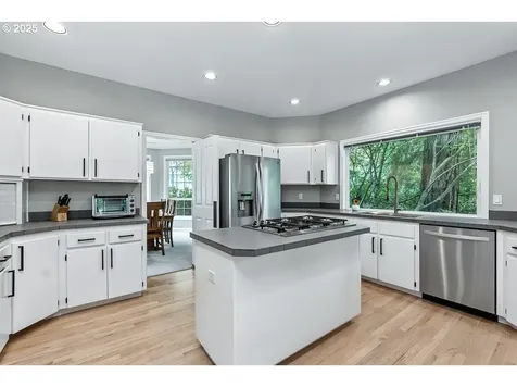 10585 SW 161st Court Beaverton OR 97007