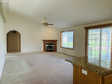 210 Palomino Avenue Roseburg OR 97471