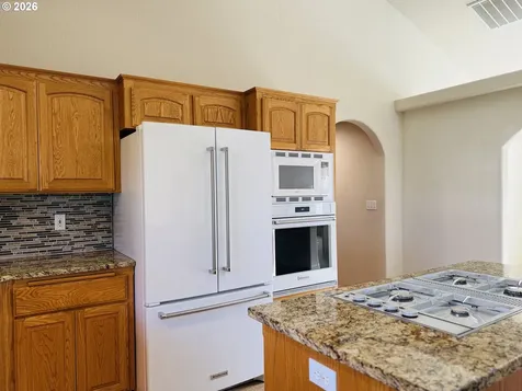 210 Palomino Avenue Roseburg OR 97471