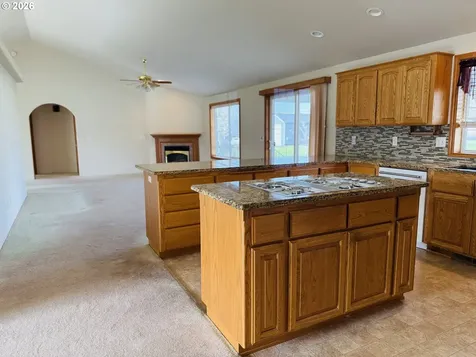 210 Palomino Avenue Roseburg OR 97471