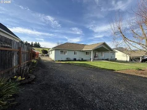 210 Palomino Avenue Roseburg OR 97471