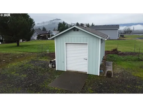 210 Palomino Avenue Roseburg OR 97471
