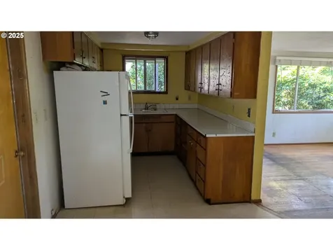 585 W 26th Avenue Eugene OR 97405