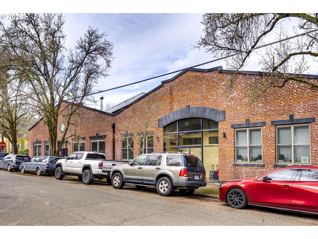 2777 NW Savier Street Portland OR 97210